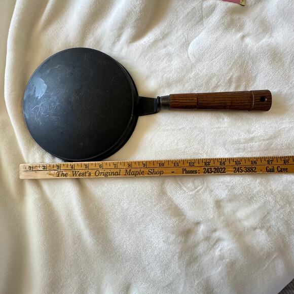 Nordic Ware Crepes N Things Cast Aluminum Pan W/ Dip Pan Crepe Maker Wood Handle - Picture 3 of 11